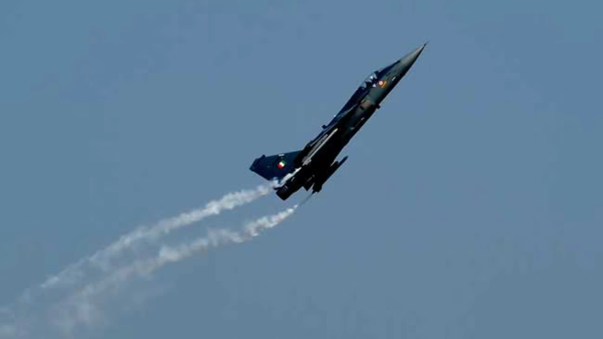 Air Force Chief Flags Tejas Delays Amid China’s 6th Gen Jet Progress