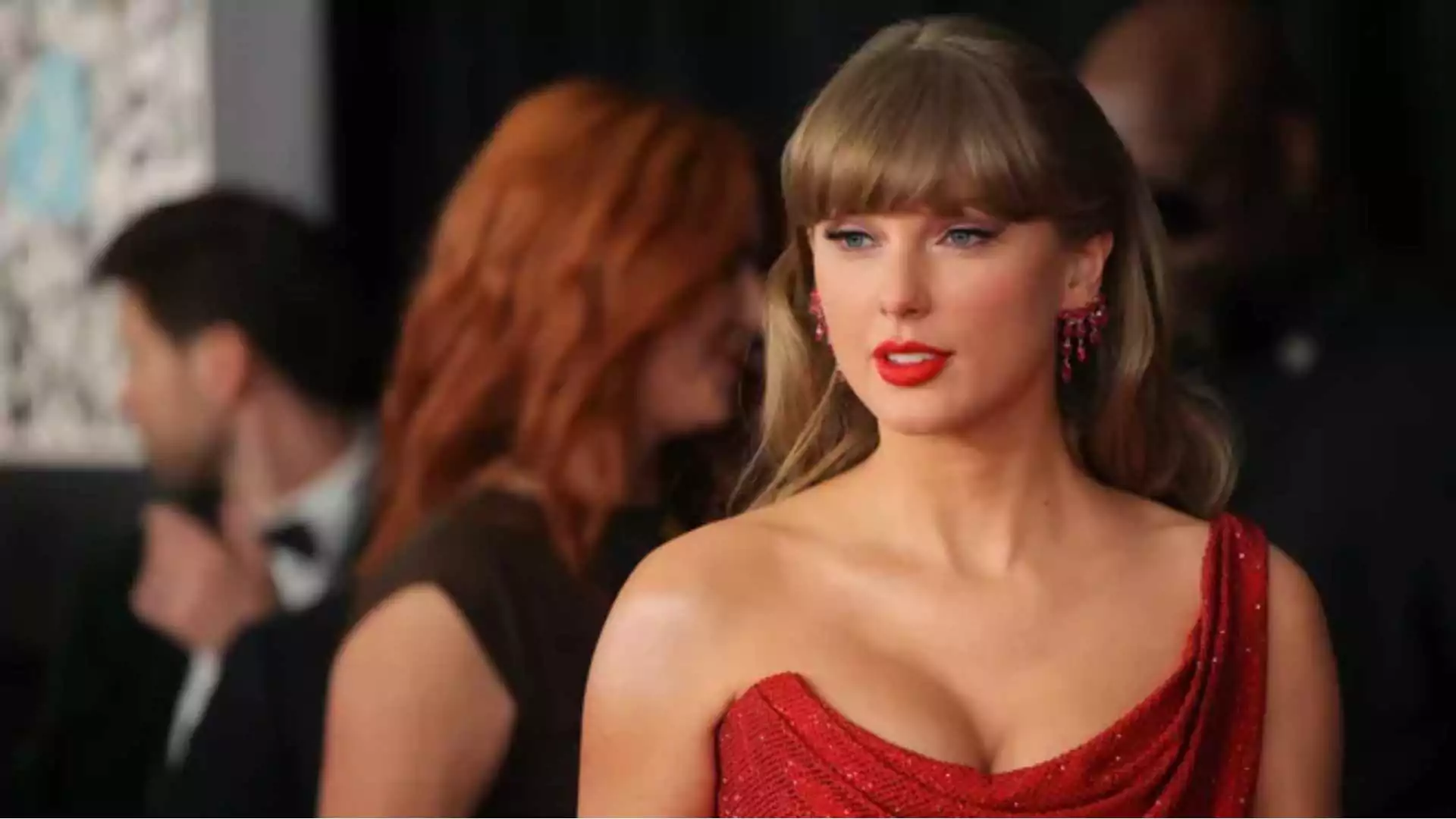 Watch: Taylor Swift Brings High School Vibes to the Grammys 2025