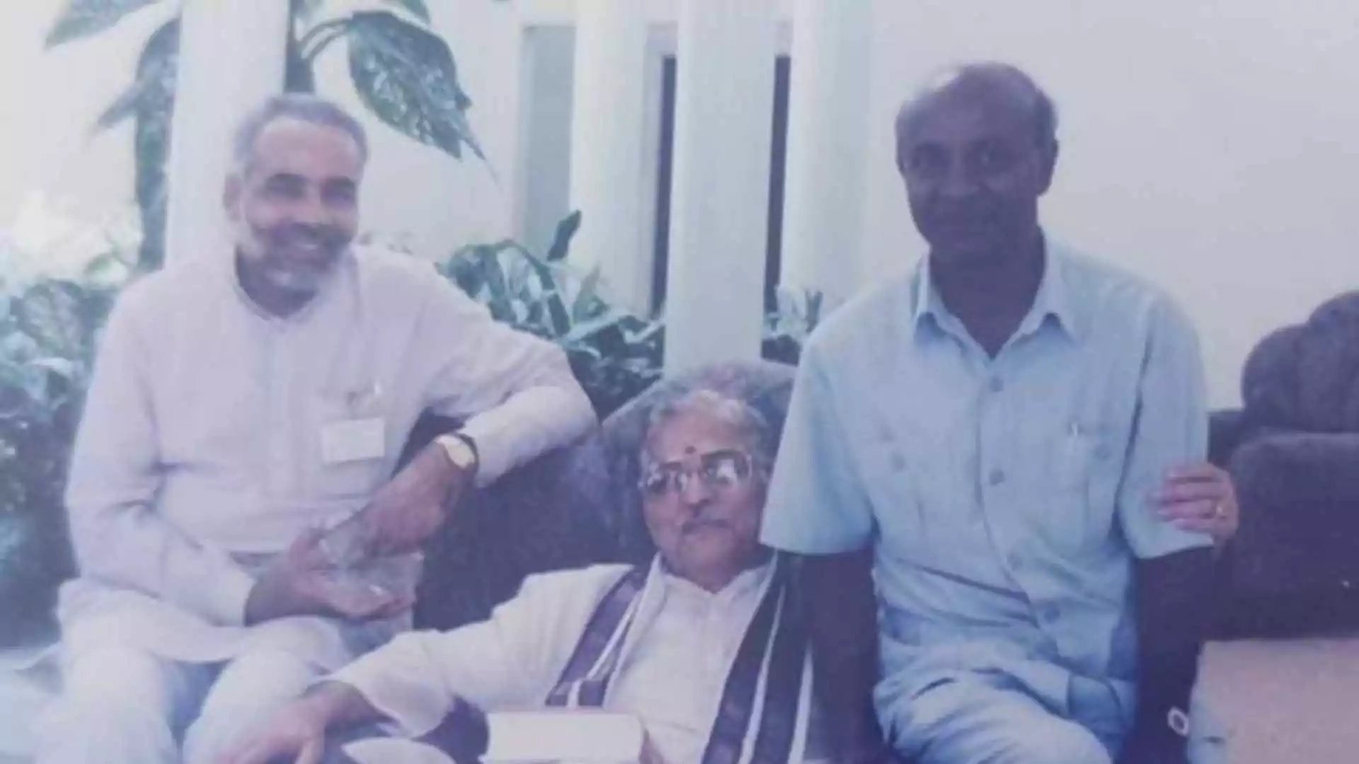 What Was The Ramayana Conference? Photos From PM Modi’s Visit To Mauritius In 1998 Resurface