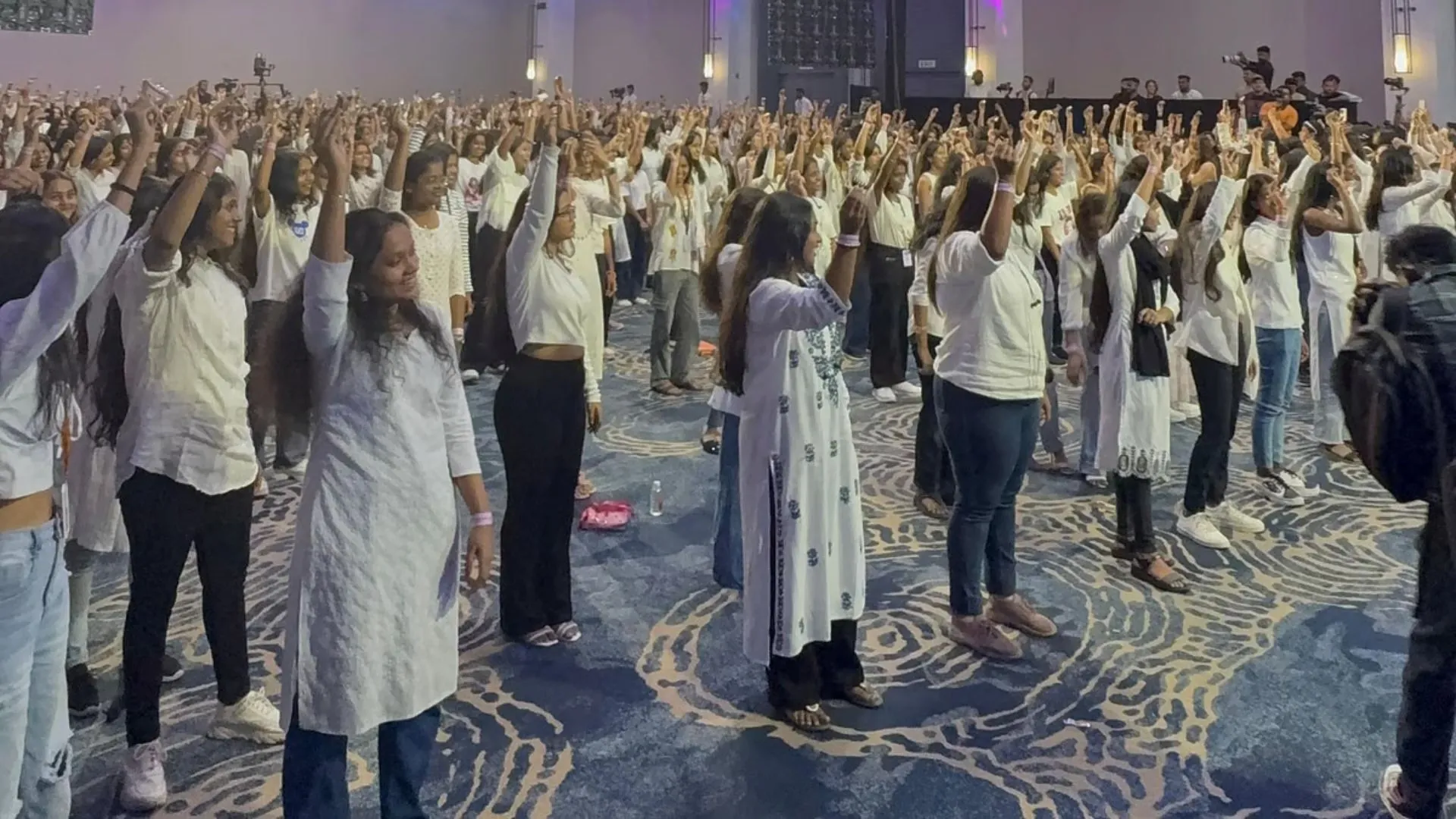 500 Women Participates In ‘Free Your Hair Campaign’ In Mumbai, Sets Guinness World Record